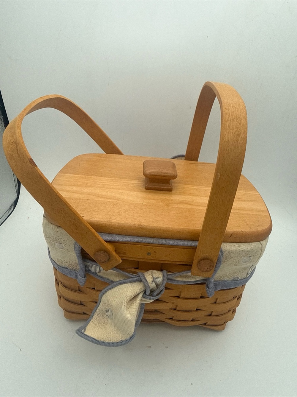 VTG 1999 Longaberger Beachcomber Shoreline Swing Handle Basket w/ Lid & Liners